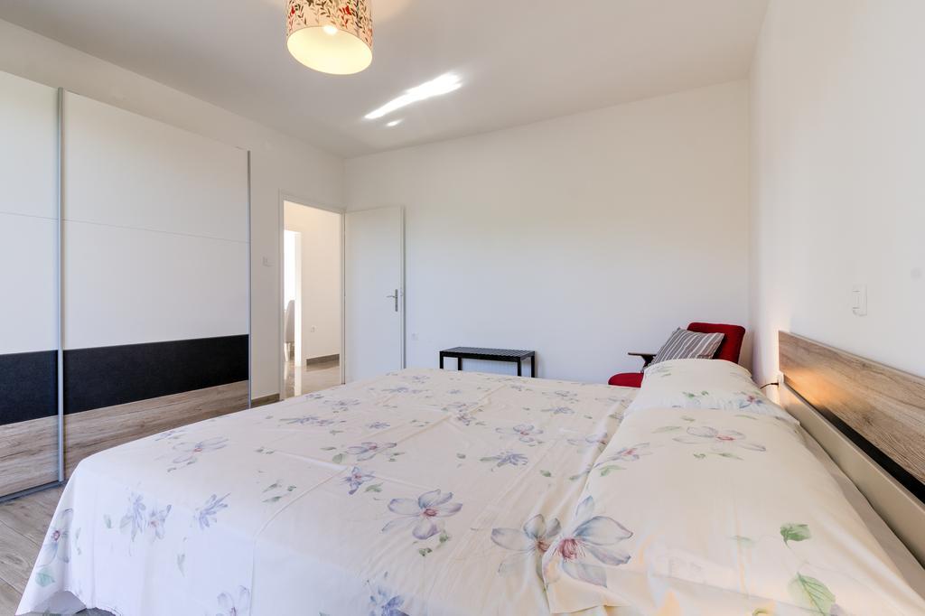 Apartments Ester Victoria เมดูลิน ภายนอก รูปภาพ
