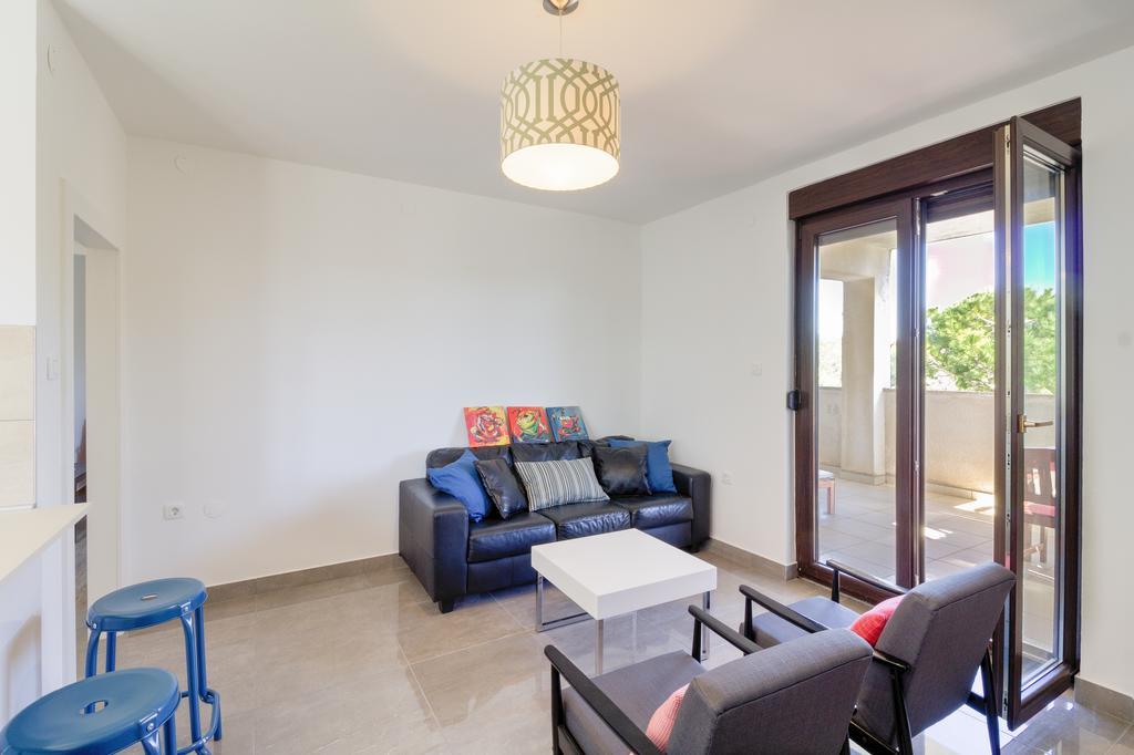 Apartments Ester Victoria เมดูลิน ภายนอก รูปภาพ