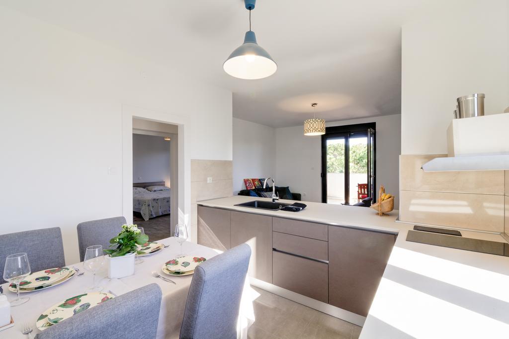 Apartments Ester Victoria เมดูลิน ภายนอก รูปภาพ