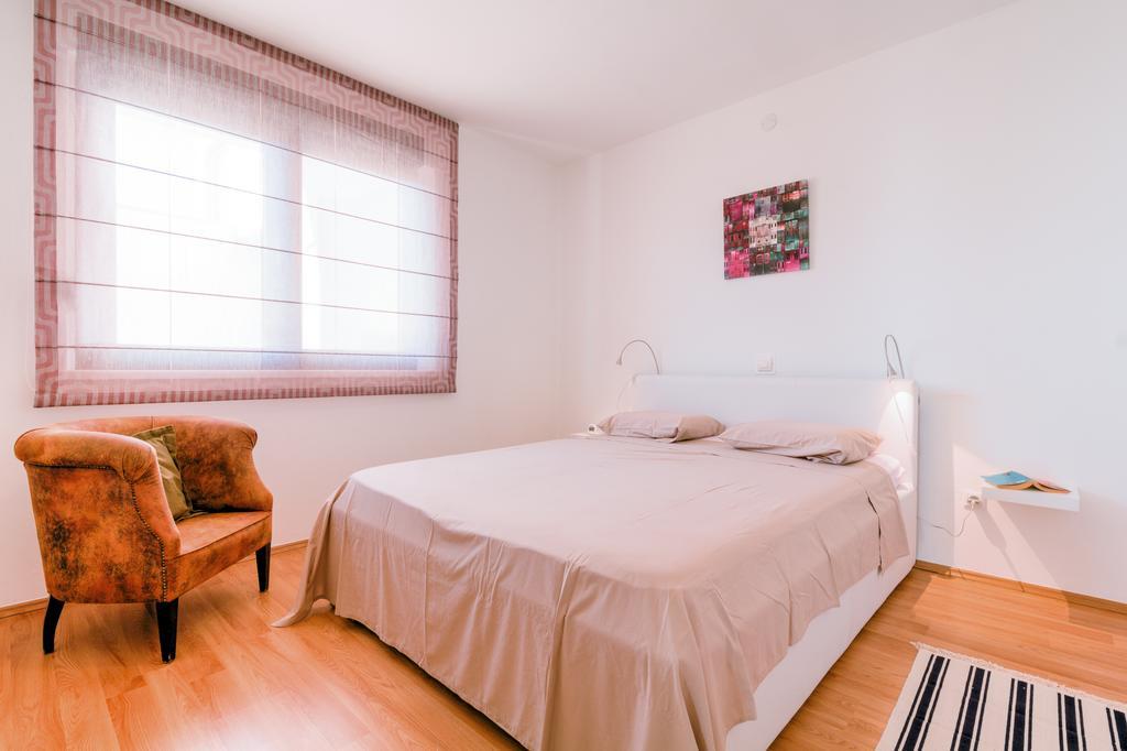 Apartments Ester Victoria เมดูลิน ภายนอก รูปภาพ